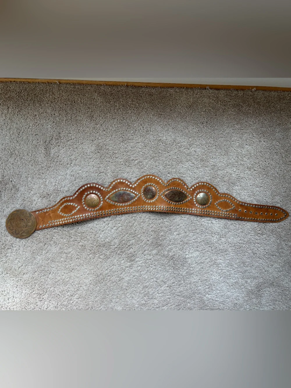 Western Scalloped Brown Leather Belt with Decorative Buckle